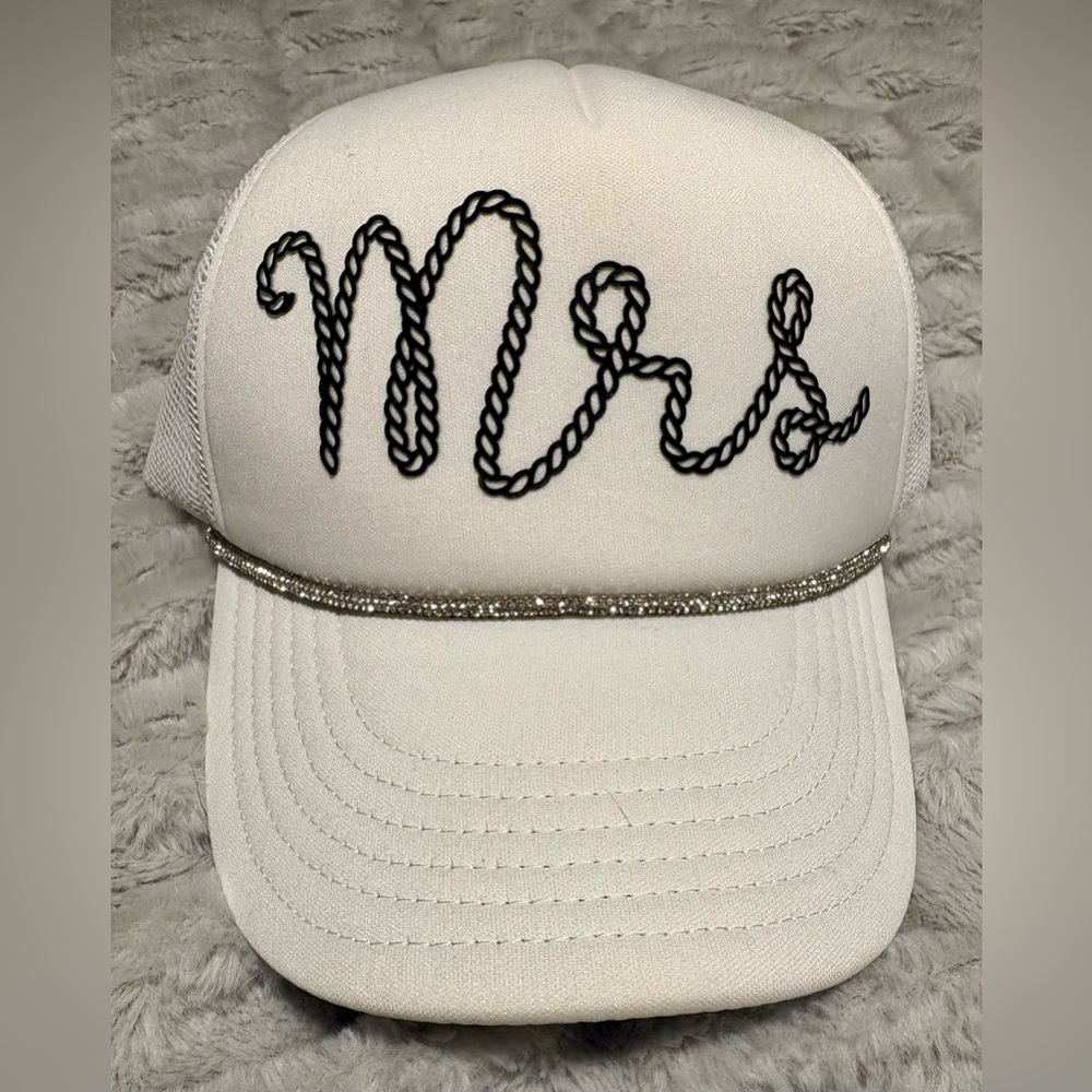 Shyanne White 'Mrs' Hat